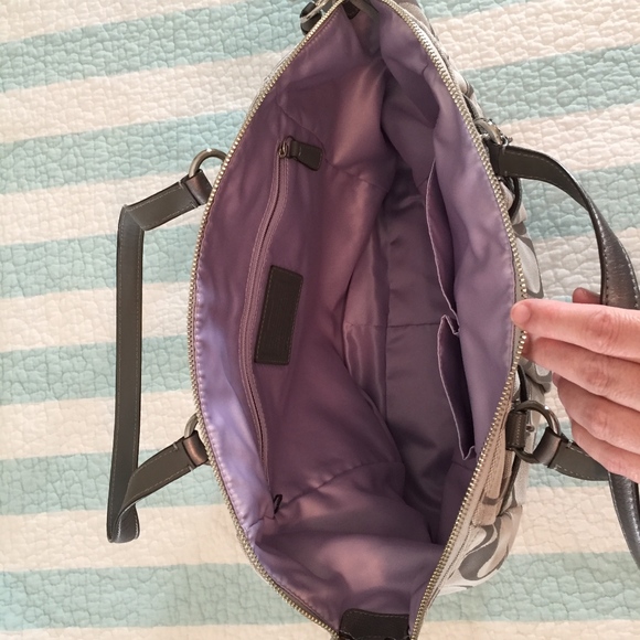 COACH Chelsea Signature Satchel D1176-17820 - Picture 3 of 8